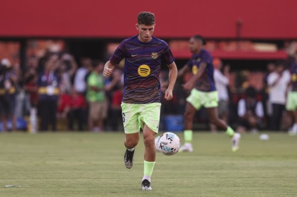 Reporter: Ferming is very hesitant about staying in Barcelona or transfer to Chelsea